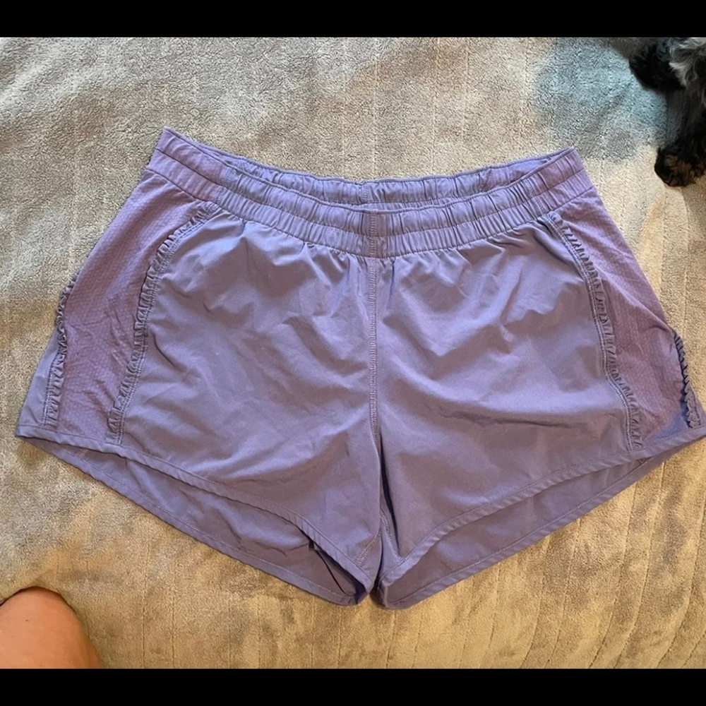 Lululemon shorts size 8